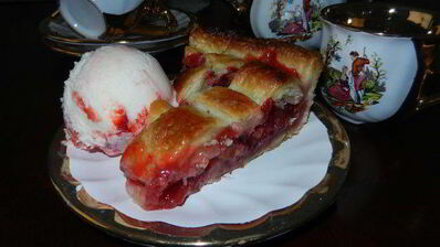 клубнично-ревеневый пирог