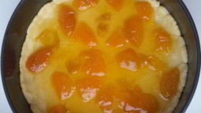 песочный пирог с абрикосовым вареньем