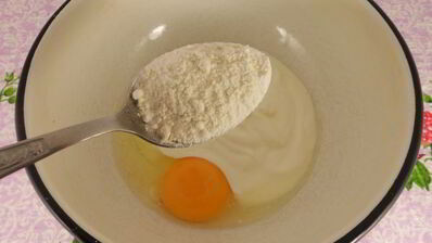 песочный пирог с яблоками и заварным сметанным кремом