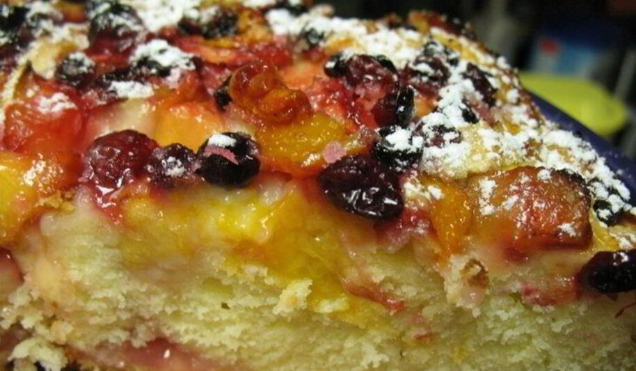 Рецепт пирога на ряженке с ягодами