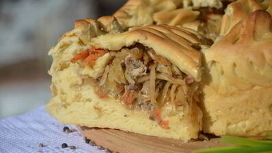 пирог с капустой и сайрой