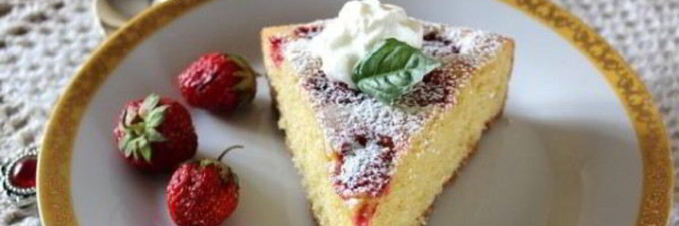 Пирог с клубникой