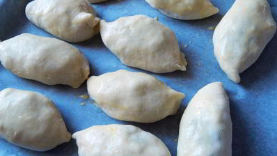 безопарные пирожки с абрикосом и малиной