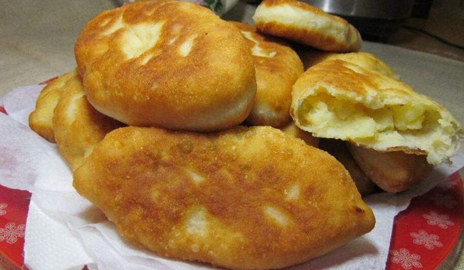 Рецепт дрожжевых пирожков в хлебопечке с картошкой несладкие