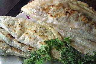 Кутабы со свежей зеленью