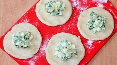 пирожки-булочки на кефире с оливками и зеленью