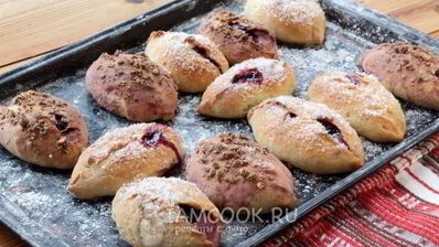 пирожки на молоке с вишней