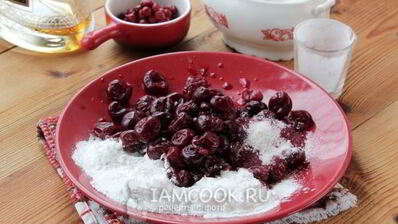 пирожки на молоке с вишней