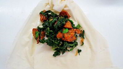 пирожки плиссе с курицей и шпинатом из теста фило