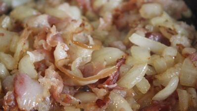 пирожки с гречкой, беконом и яйцом