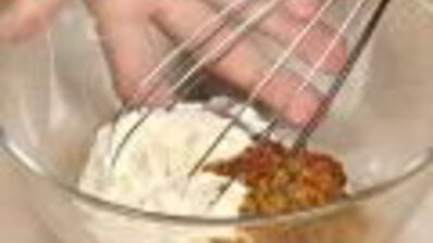 пирожки с курицей и горчичным соусом