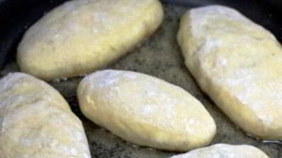 пирожки с мясом и рисом