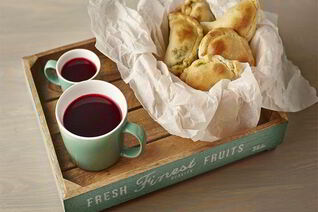 Пирожки с начинкой из шпината и сыра фета