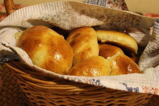 Пирожки с зеленым луком и яйцом