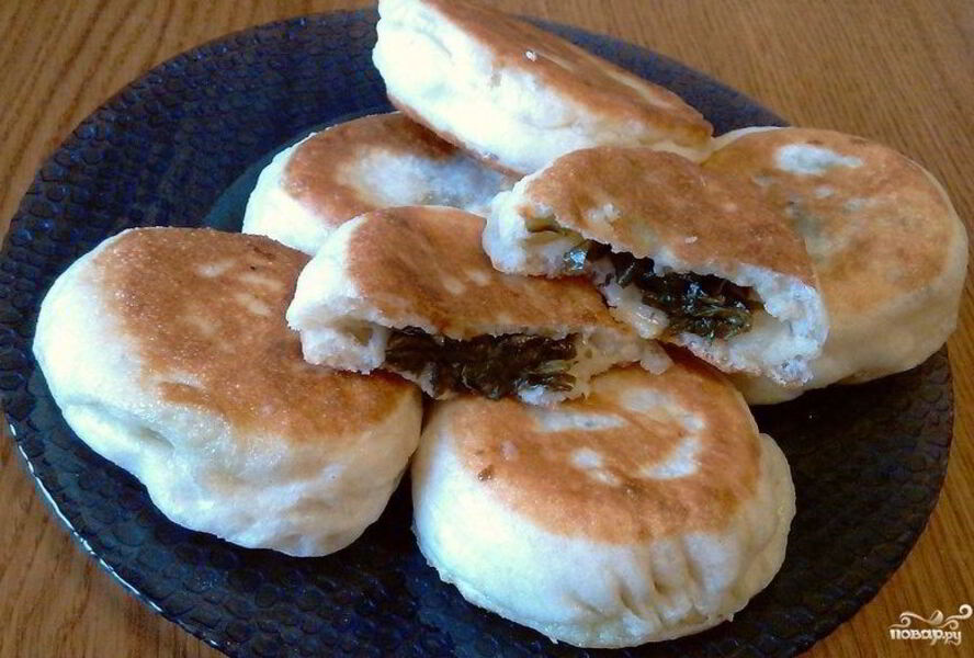 Пирожки со щавелем из дрожжевого теста