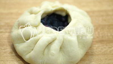 пирожки в духовке с жимолостью