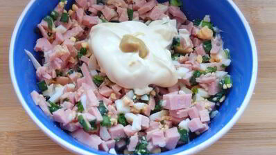 пирожки весенние с луком и яйцом