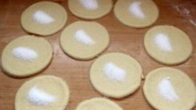 сладкие пирожки с вишней