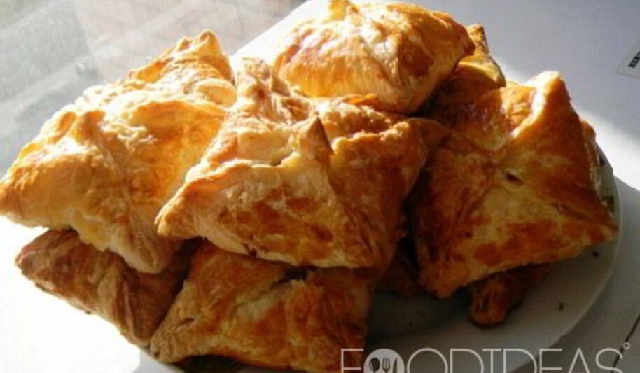 Рецепт слоеных пирожков с творогом