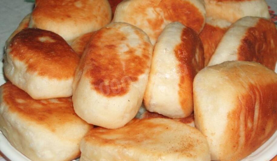 Рецепт жареных пирожков из теста на молоке с картошкой