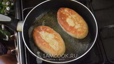 жареные пирожки с яйцом и рисом