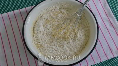 жареные пирожки с яйцом и рисом