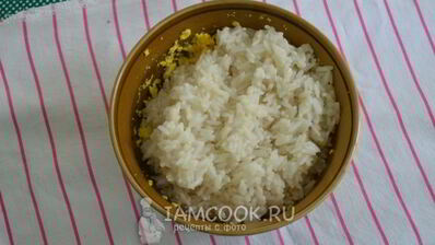 жареные пирожки с яйцом и рисом