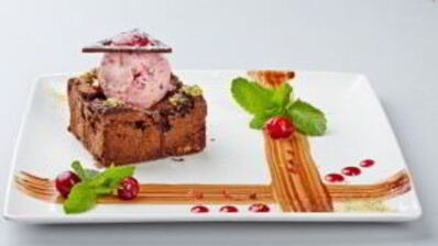 брауни с клюквенным мороженым