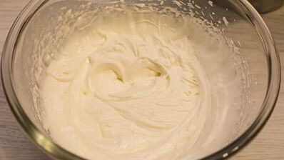 маковое пирожное с апельсиновым кремом