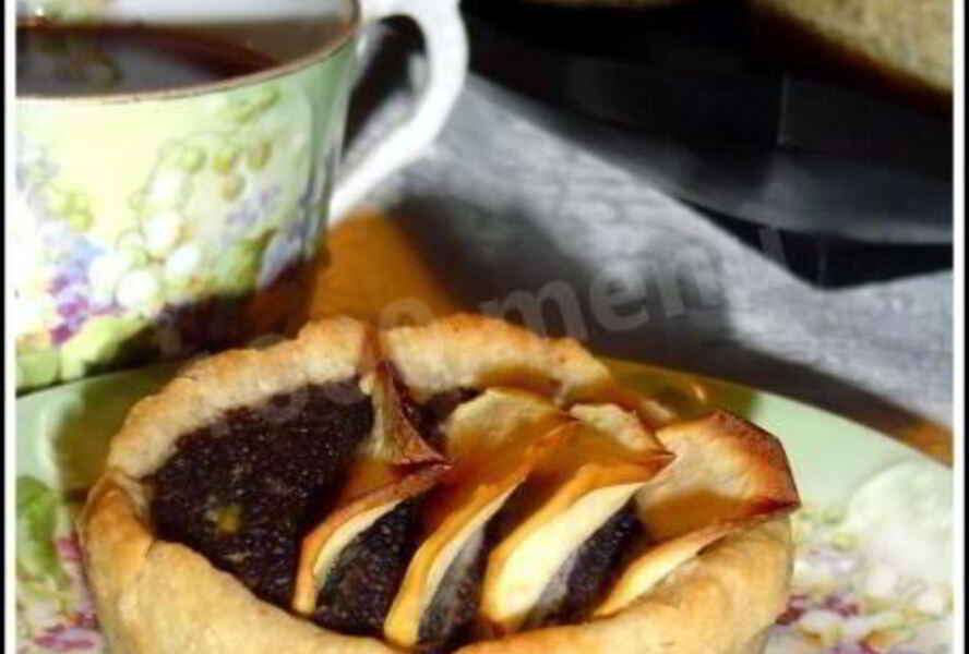 Пирожное с маково-яблочной начинкой