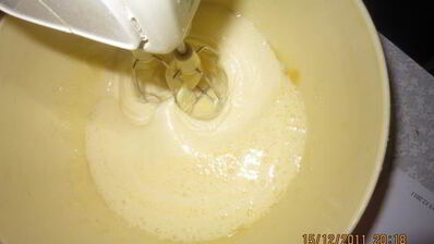 пирожные персики