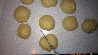 пирожные персики