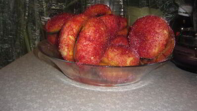 пирожные персики