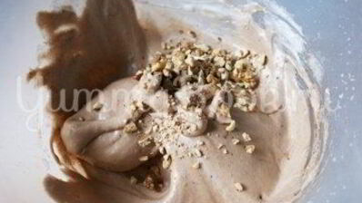 пирожные шоколадное безе с орехами