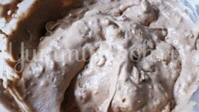 пирожные шоколадное безе с орехами