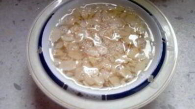 пирожные со сливой и миндалем