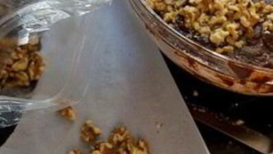 шоколадные пирожные с грецкими орехами