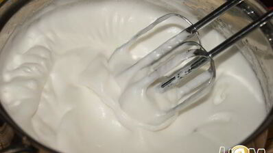 шоколадные пирожные с кремом