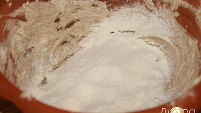 шоколадные пирожные с кремом