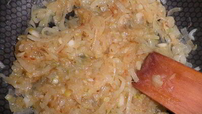 пицца с карамелизованным луком и фетой