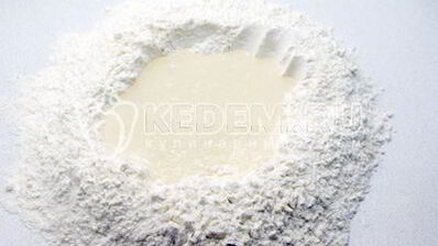 пицца с колбасой и грибами