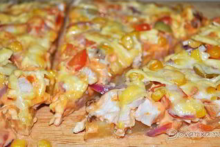 Пицца с копченой курицей