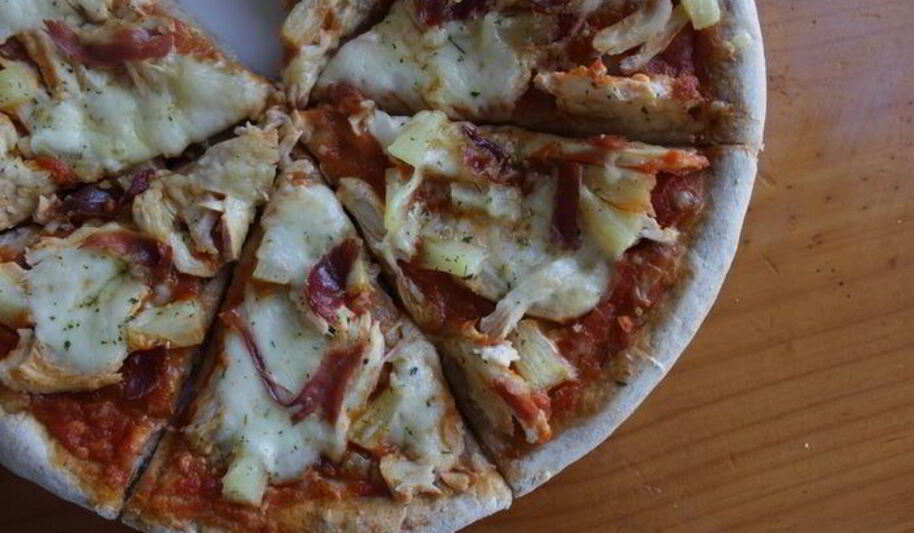 Рецепт пиццы с курицей и анансами