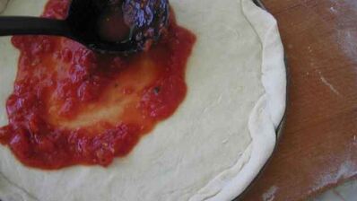 пицца с тунцом и ветчиной