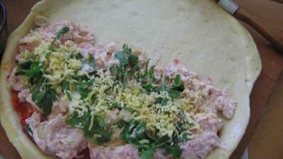 пицца с тунцом и ветчиной