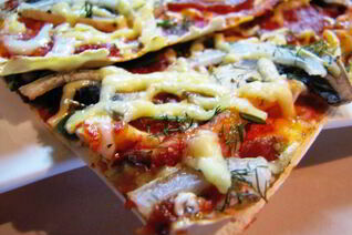 Тончайшая пицца на лаваше