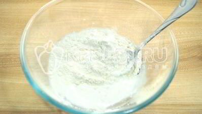 тонкая пицца с моцареллой