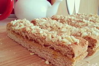 Коврижка медовая с орехами