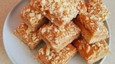 коврижка медовая с орехами