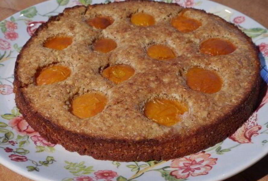 Миндальная коврижка с абрикосами